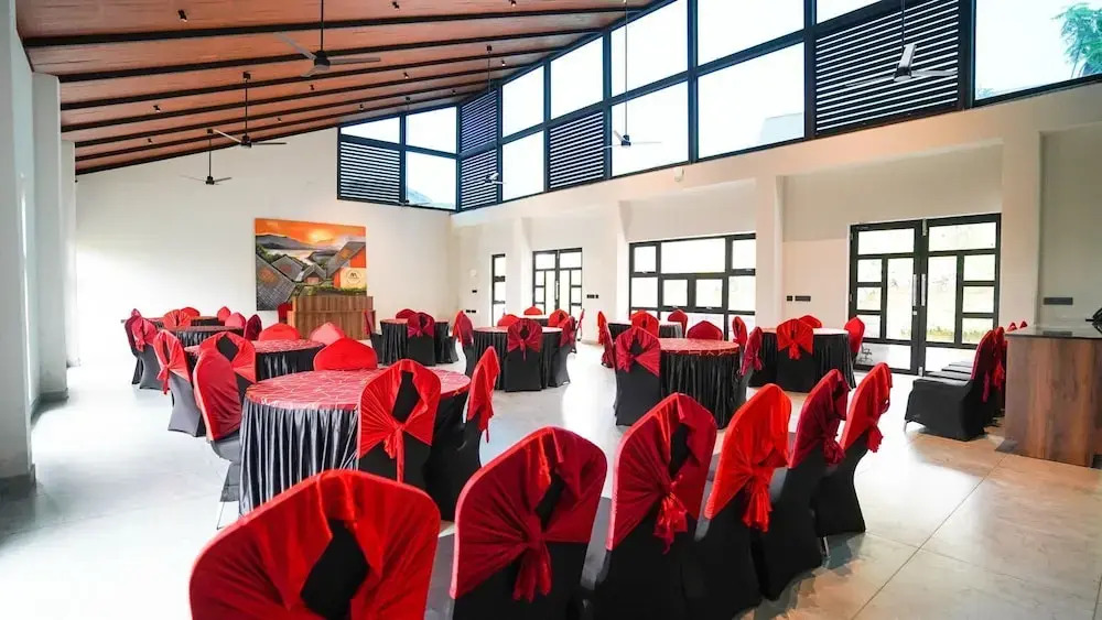 Manjoora Saddles Resorts & Spa
