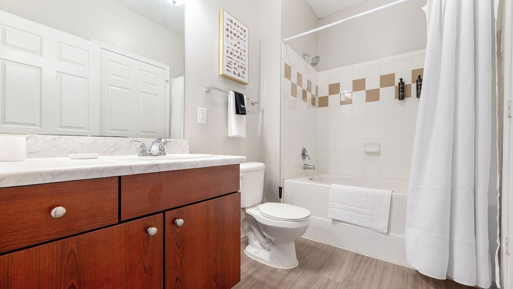 Landing Apartments near Downtown Corpus Christi