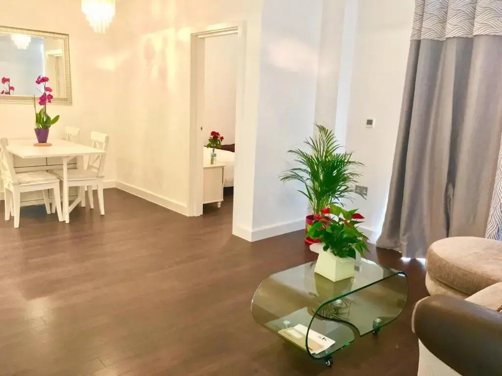 2-Bedrooms Apartment, Lounge, Balcony