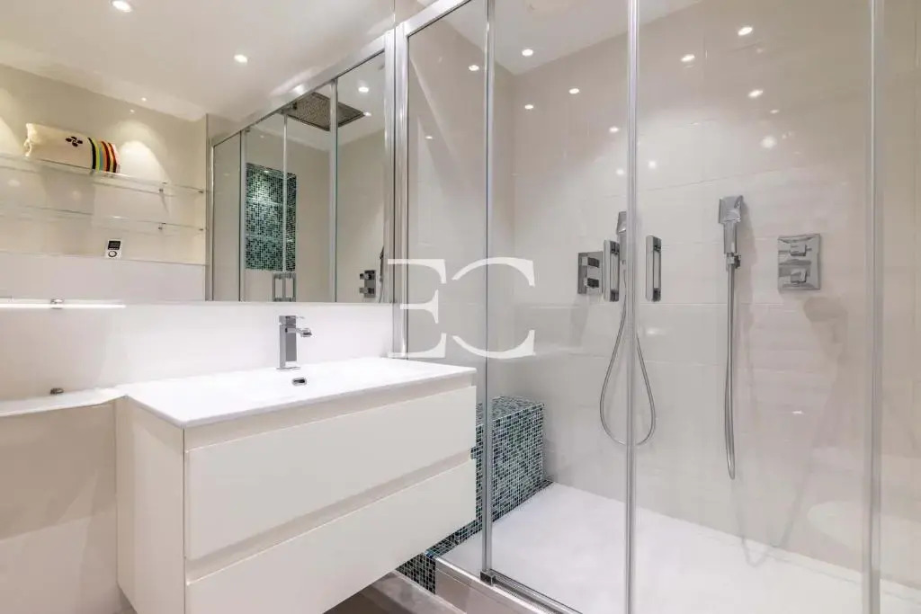 Easy Clés- Bright 3 bedrooms flat next to Les Halles with parking