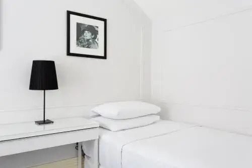 Stanhope Mews West II by Onefinestay