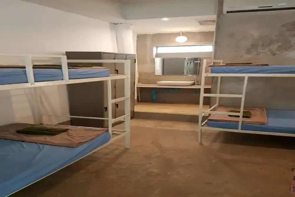 Shut Eye Party Hostel - Adults Only