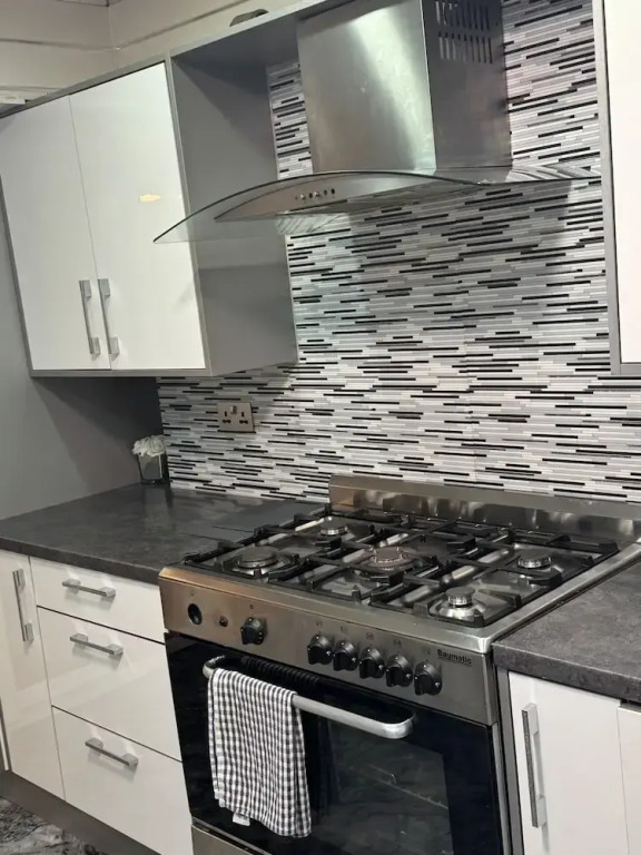 Cozy 4-bed Room Apartments in Birmingham