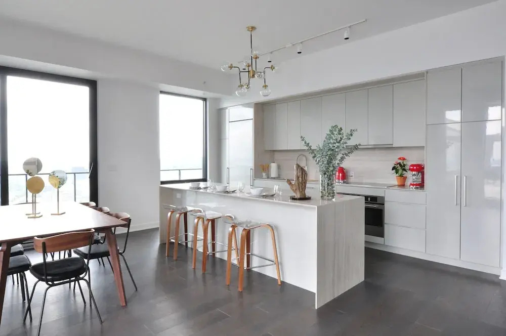Tour des Canadiens Penthouse by Hometrotting
