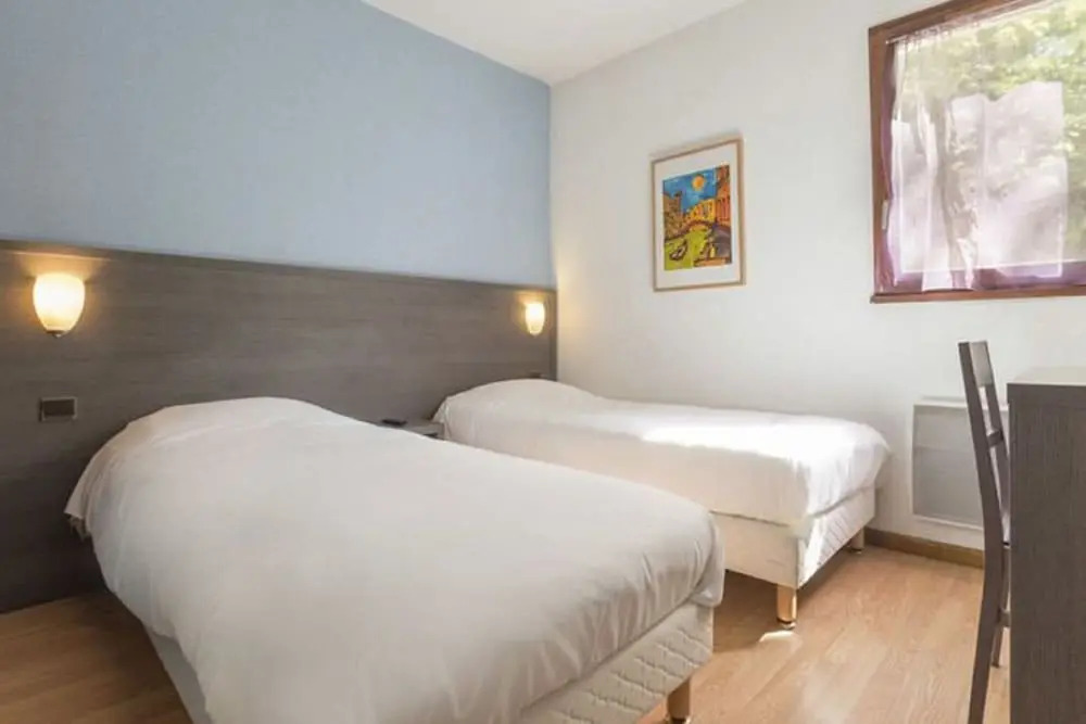 Logis Hôtel La Cascade - Lyon Nord