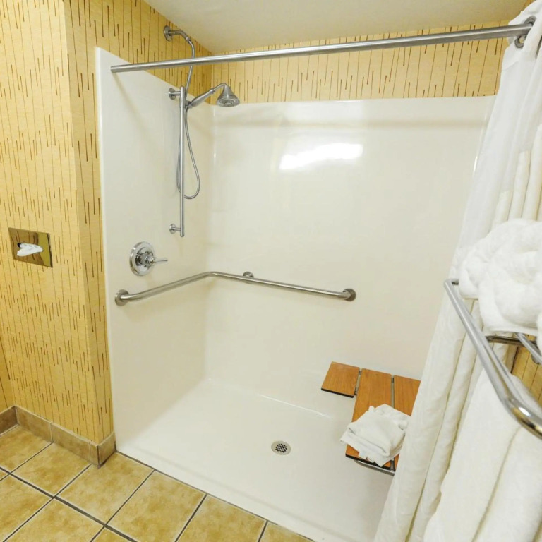 Holiday Inn Express Hotel & Suites Bowling Green by IHG