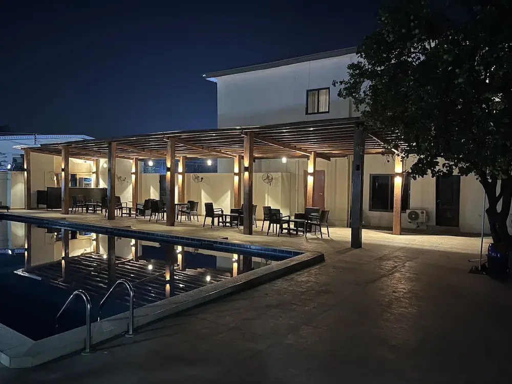 Adis Hotels