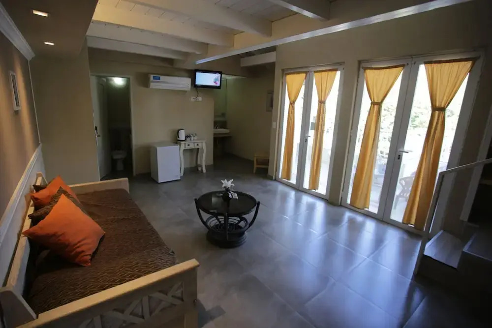 Club House Hotel