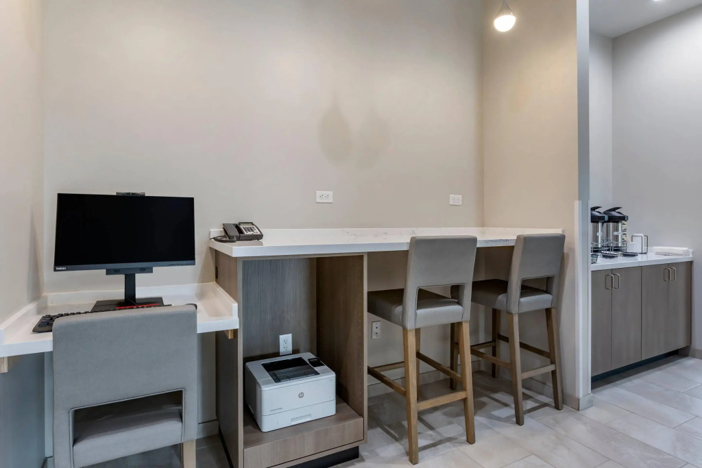Comfort Suites Scottsdale Talking Stick Entertainment District