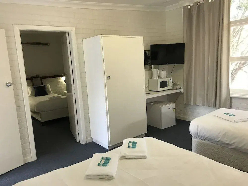 Walpole Hotel Motel