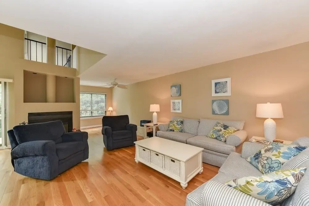 Beach Hideaway 3 Bedrooms 2.5 Bathrooms Condo