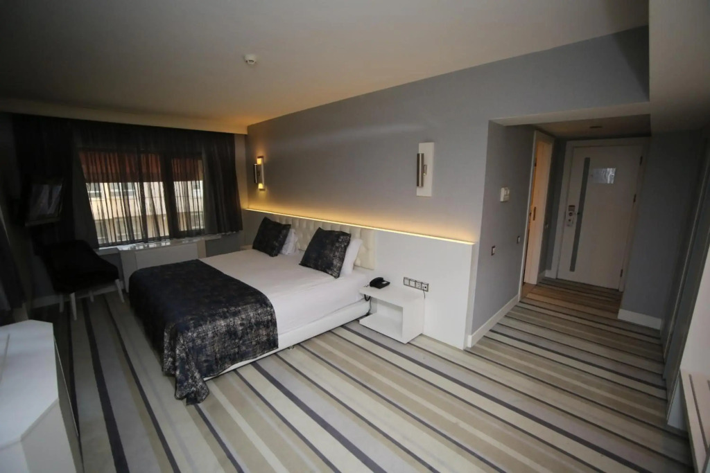 Grand Nora Hotel