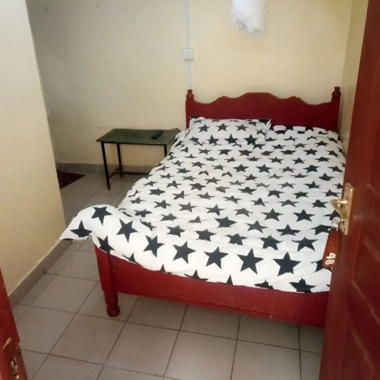 Tausi Bar & Lodging