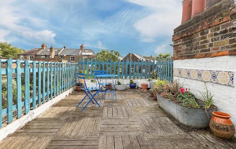 Colorful studio for 2, near Ladbroke Grove station