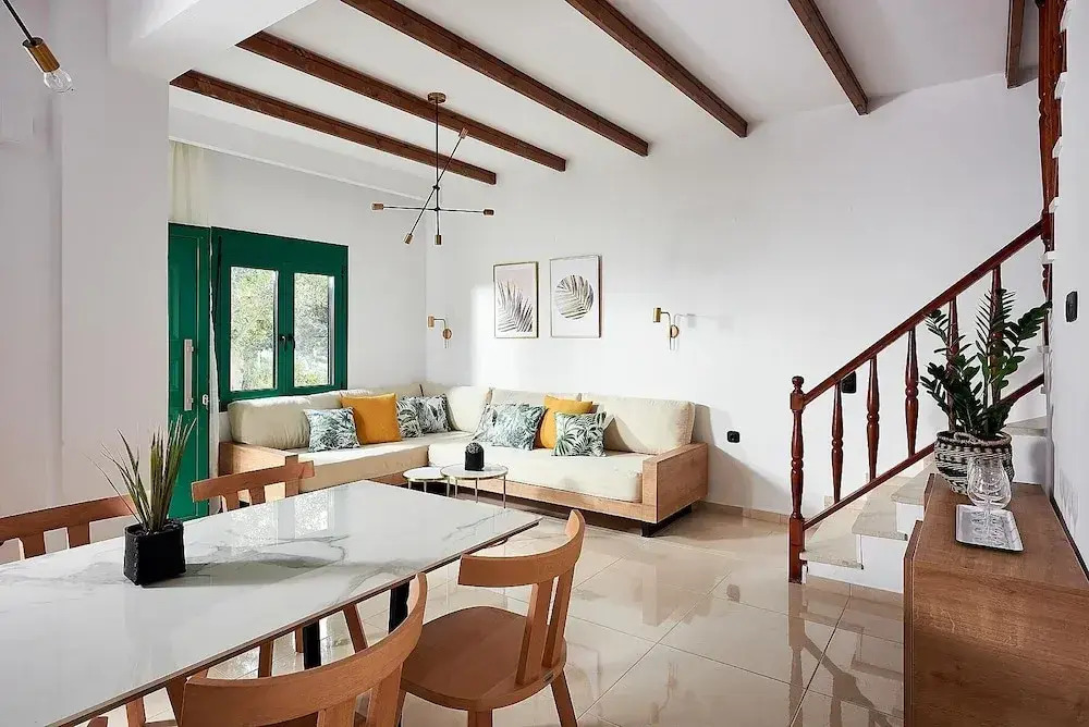 Seafront Villa With Private Pool and Kids Playground 300m From Restaurants