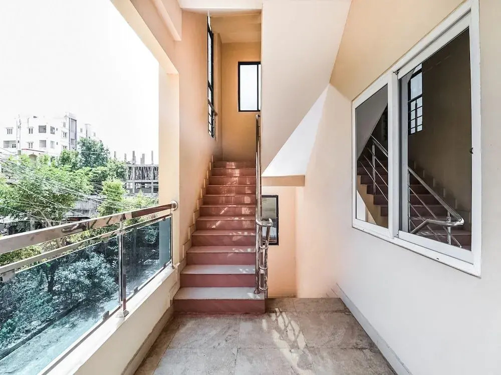 OYO 14207 Royal Residential Lodge