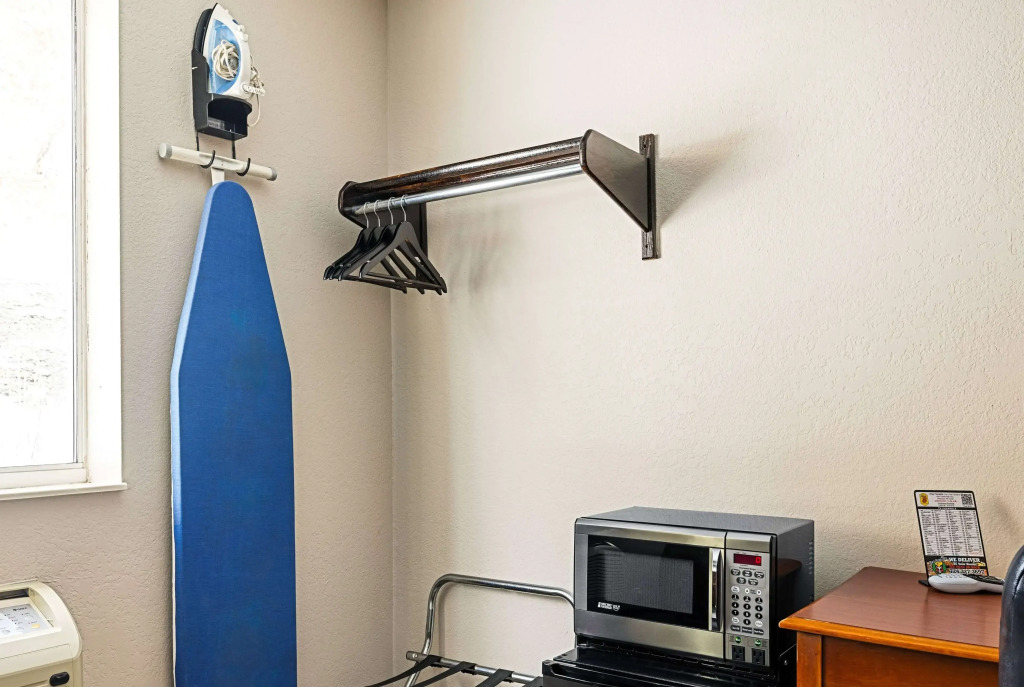 Super 8 by Wyndham Pittsburgh/Monroeville