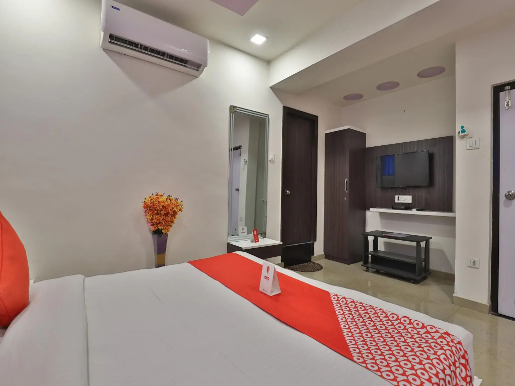 OYO Flagship 11557 Hotel Maharaja Palace