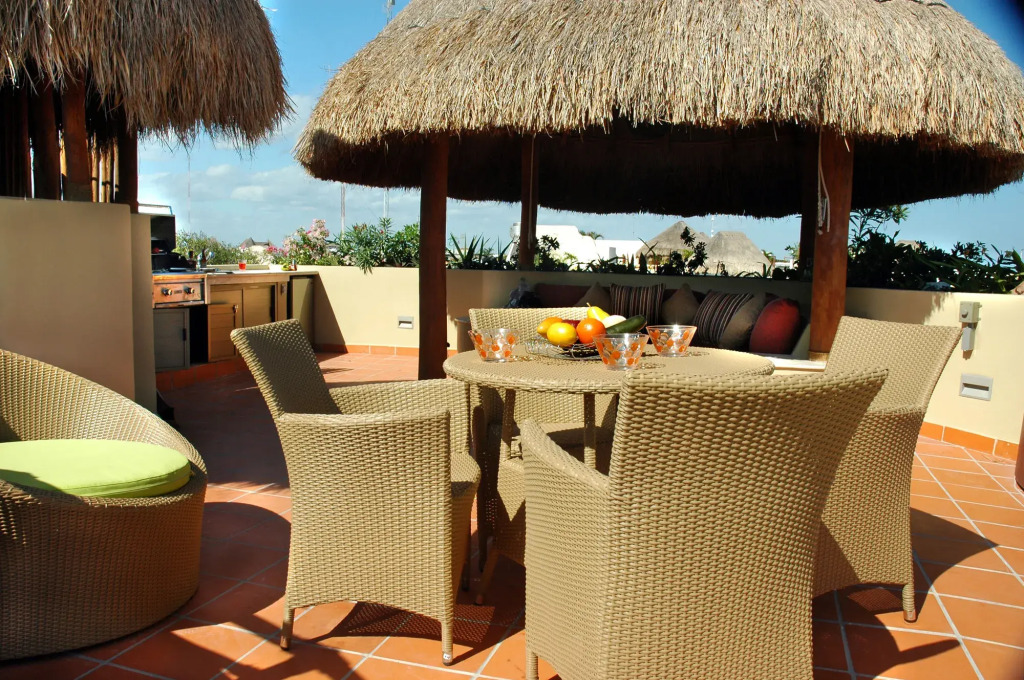 Maya Villa Condo Hotel and Beachclub