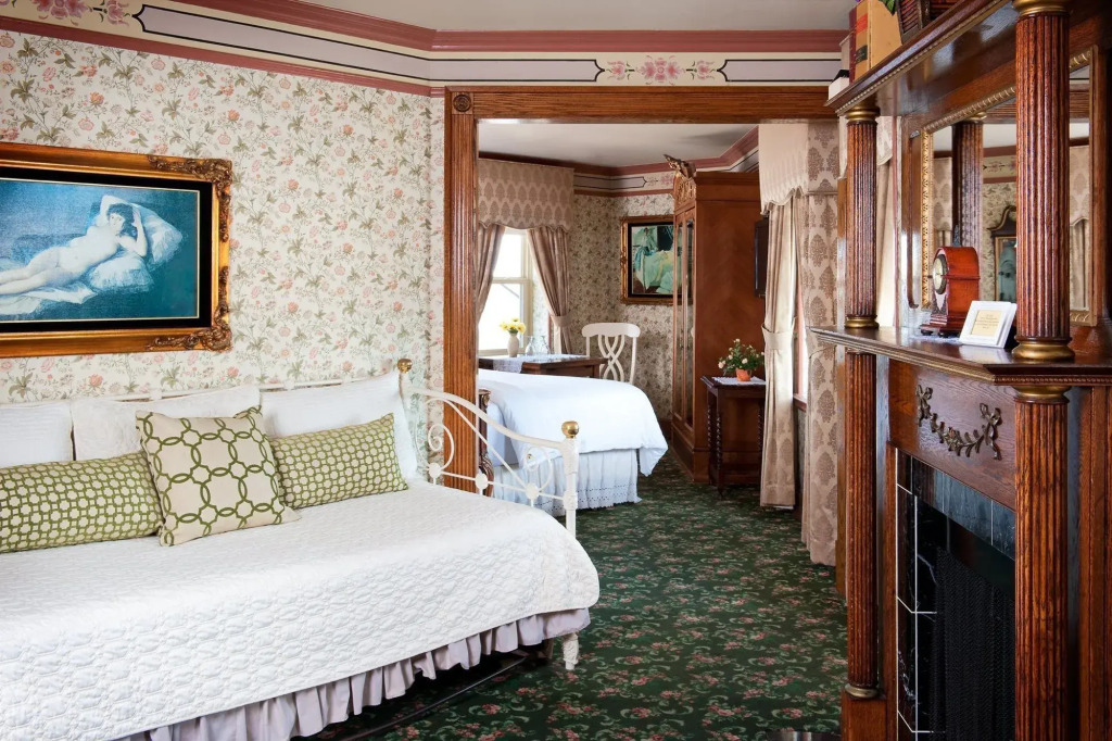 Dorymans Oceanfront Inn