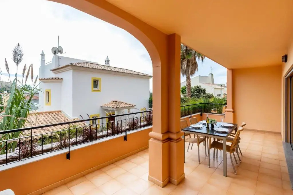 Spacious 2 bedroom apartment Baía da Luz