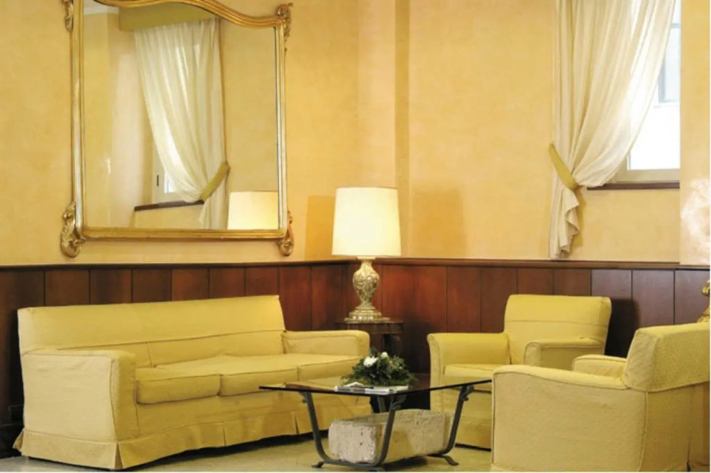American Hotel