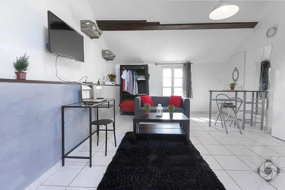 Studio in Voreppe, With Wonderful Mountain View and Pool Access - 27 k