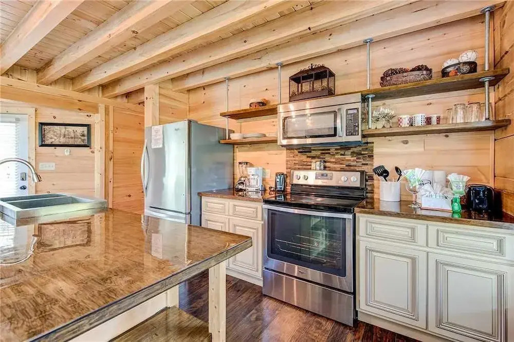 Mountain Splash 2 Bedroom Home with Private Pool