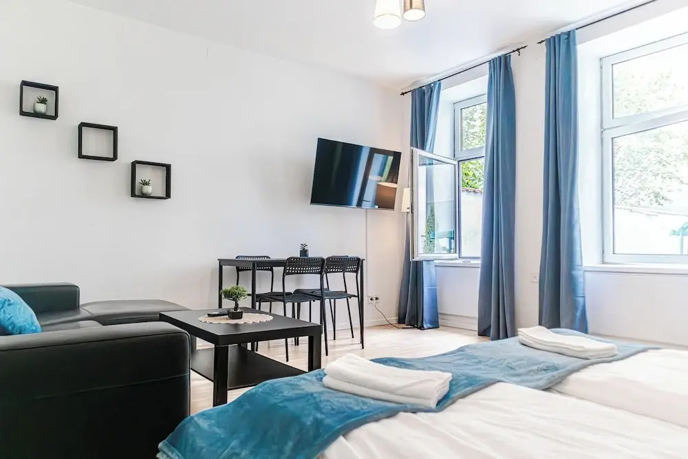 Charming 1BR Getaway Central Meidling