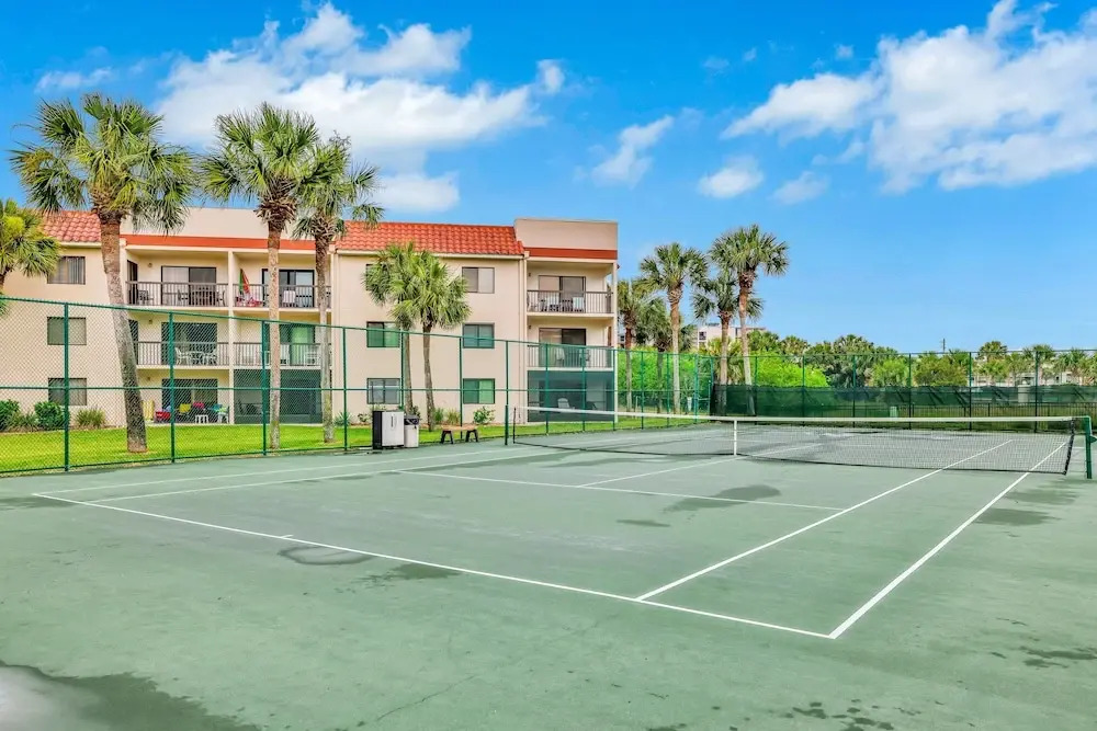 Third Floor Condo With Shared Pool, Free Wifi, Central AC, & Shared Tennis