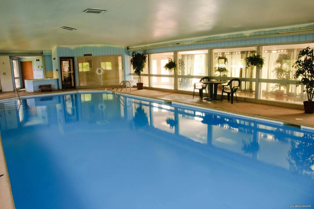 Best Western Indian Oak