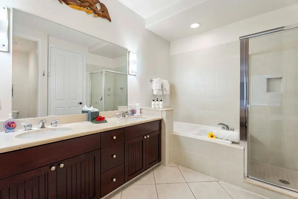 Concierge Included - Walk to Restaurants & Shopping - AC - Infinity Pool! -vrkcv