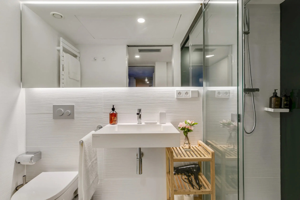 Pier 1 in Barcelona with 1 bedrooms and 1 bathrooms