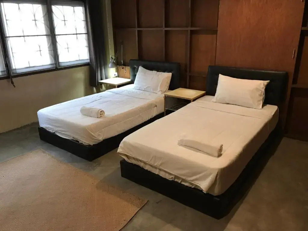 Boundary Hostel and Cafe