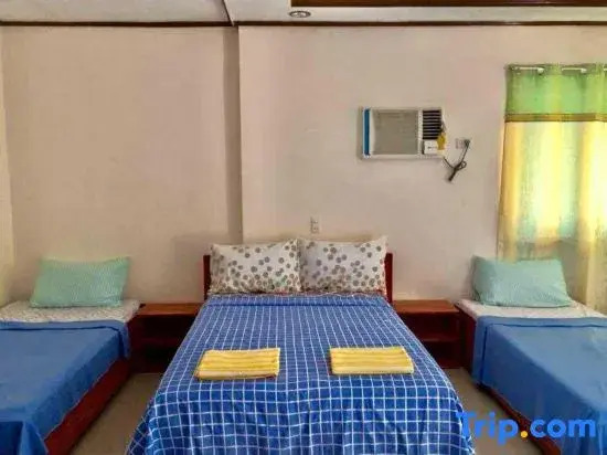 OYO 1166 Hotel Wooden Crib
