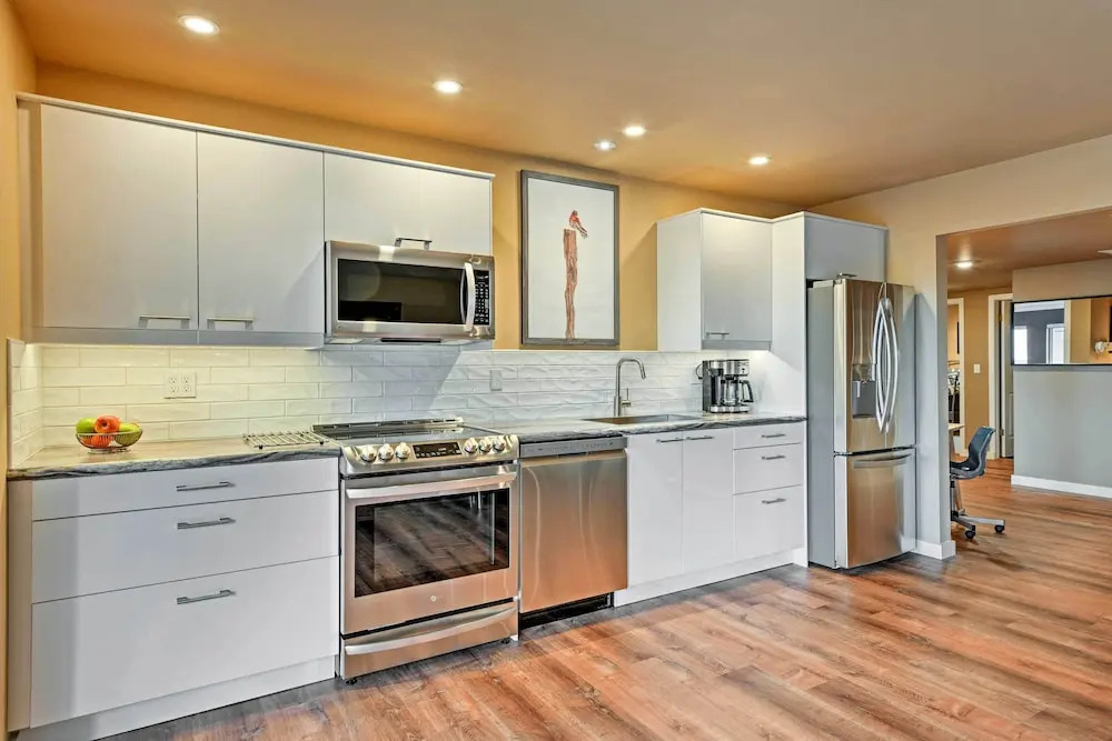Airy Home Near Anacortes w/ San Juan de Fuca Views