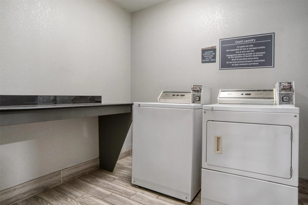 Best Western Plus Philadelphia-Choctaw Hotel and Suites