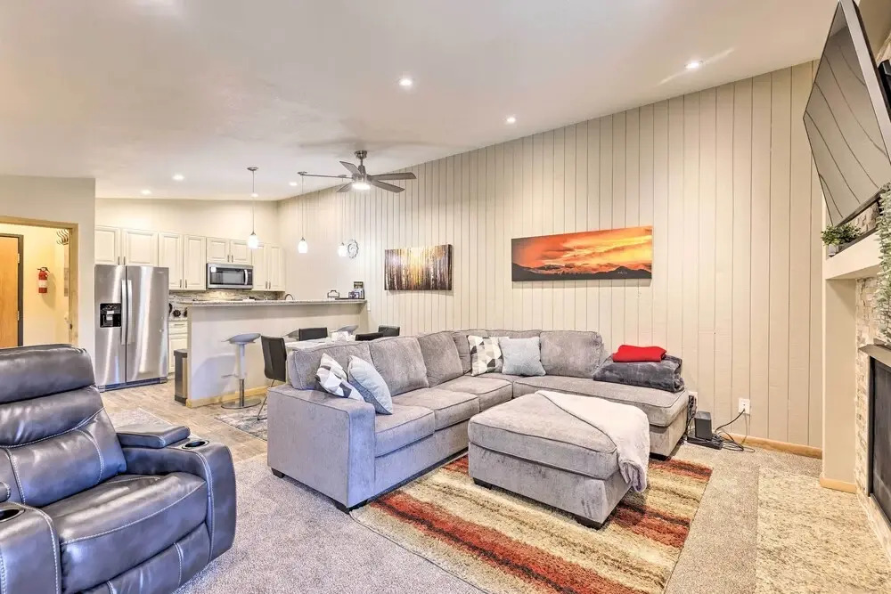Cozy Winter Park Condo, Walk to Ski Shuttle!