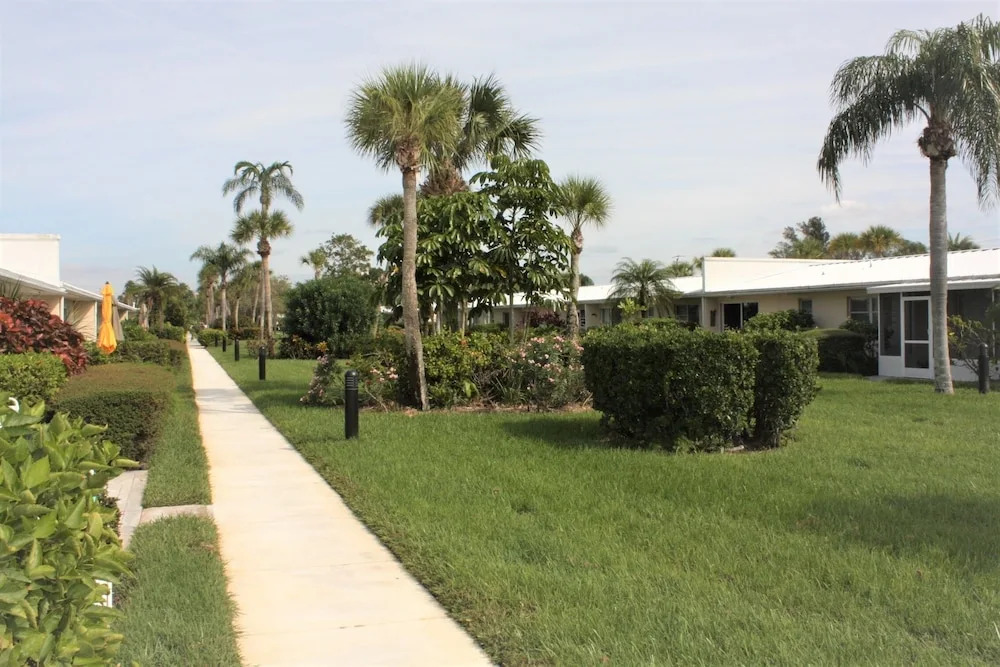 Jamaica Royale 014 - 1 Br Apts
