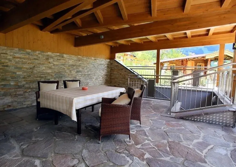 The Poolhouse Boutique Lodge