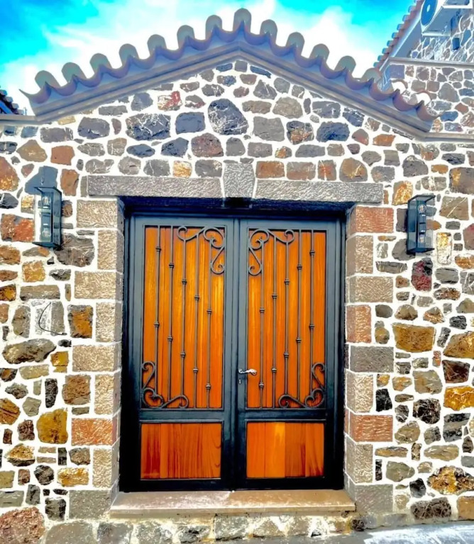 Trocadero Ermioni Suites