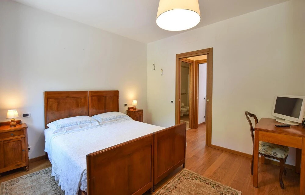 2 Bedroom Gorgeous Home In Montemerlo