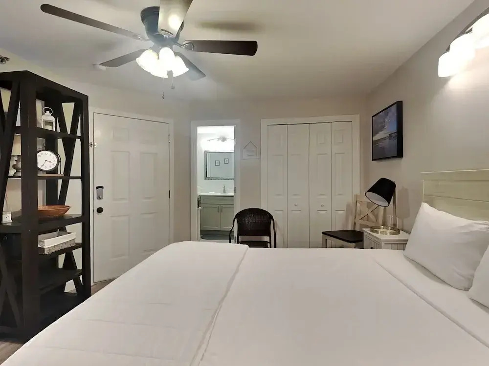 The Inn at St Thomas Inn Square 1311B - Panama City Paradise