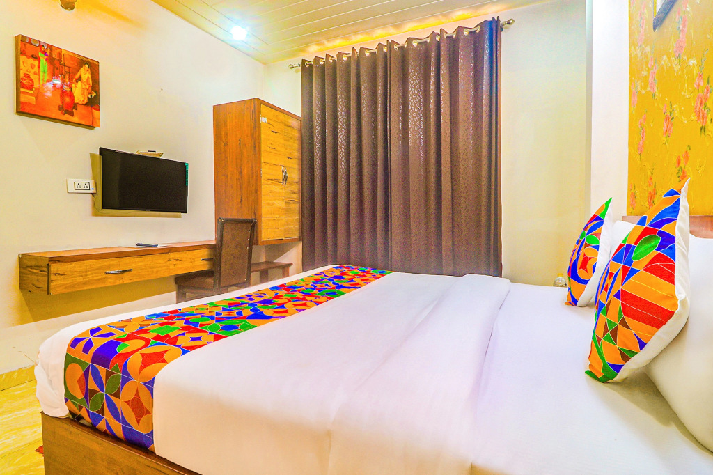 OYO 65542 Hotel Kd Inn