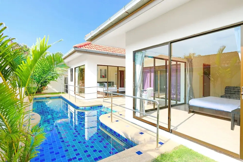 Corrib Village South Beach Beach Pattaya