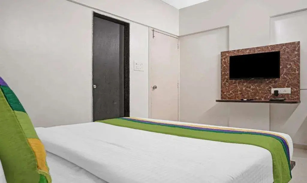 Treebo Diamond Residency - DDPK Inn