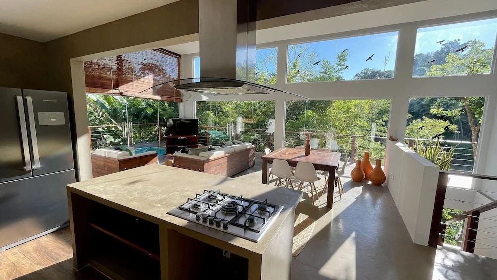 Casa c/ Piscina Privativa, 3 Suítes Sala integrada