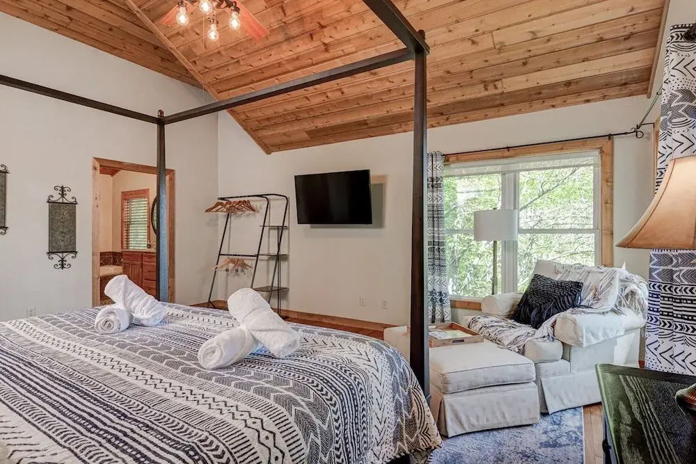 Asheville Town 3 Bedroom Cabin