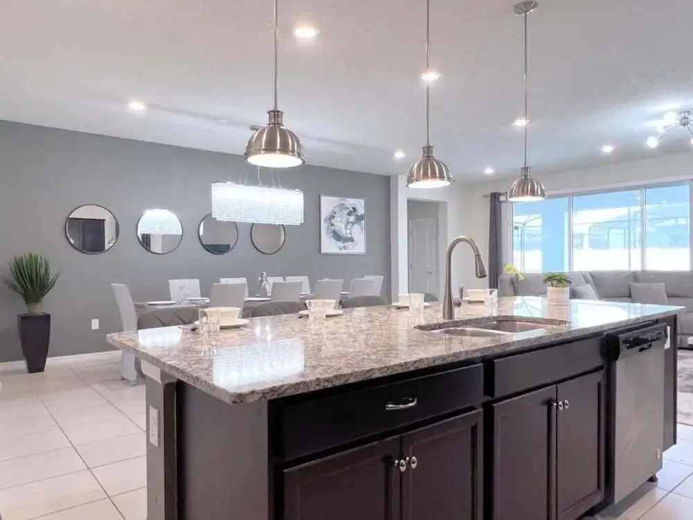 Luxury & Loaded Pool Home With Private Pool 8 Bedroom Home