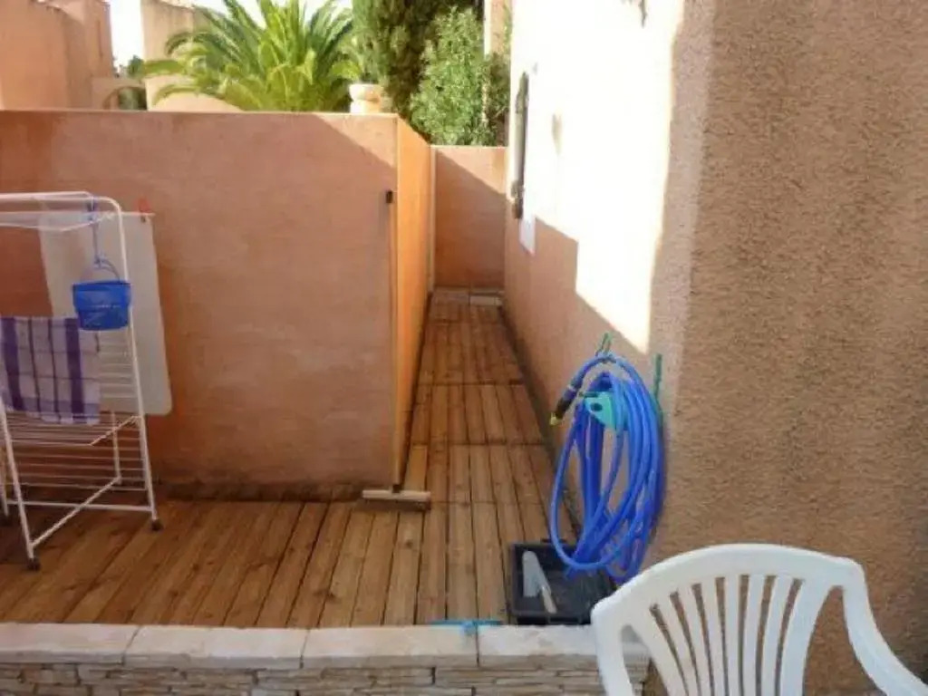 VILLA MITOYENNE DANS UNE RESIDENCE CALME AVEC PISCINE PARKING - FR-1-607-33